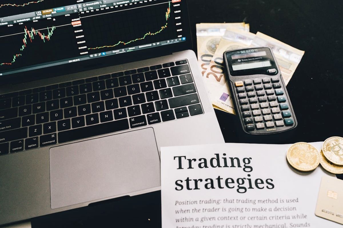 Mastering Market Boundaries: A Guide to Channel Support and Resistance